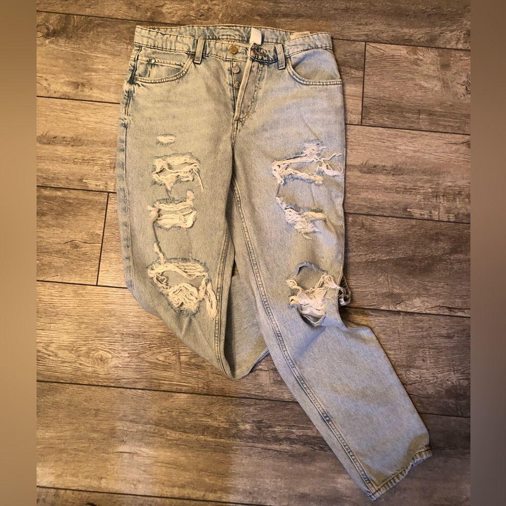 H&M Ripped Boyfriend Low Waist Jeans